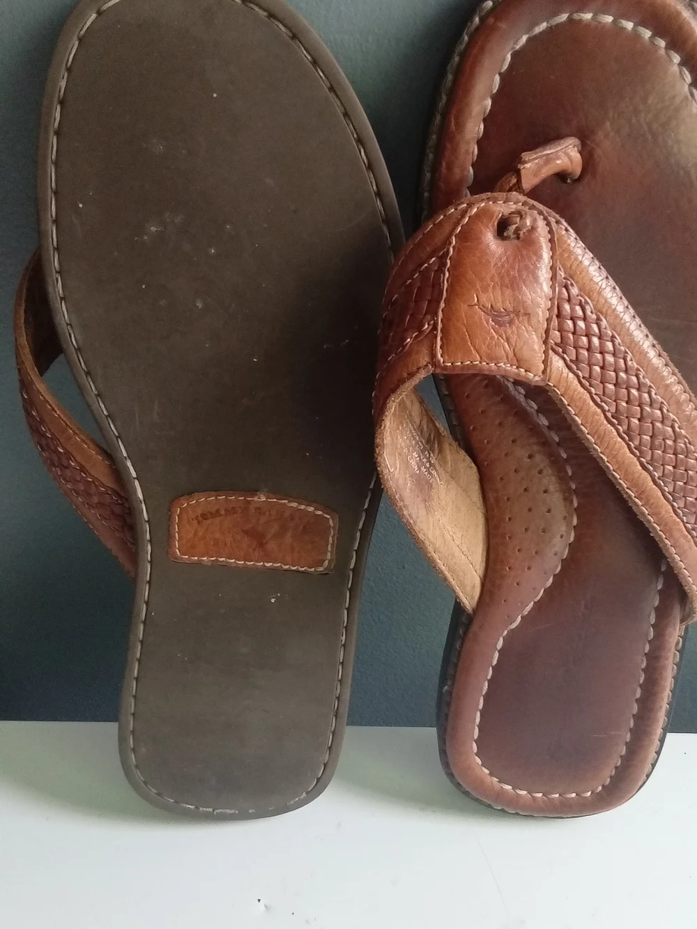 Tommy Bahama Mens Brown Woven Leather Flip Flop Thong Sandals Cognac